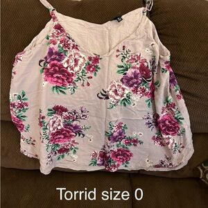 Super cute floral plus tank